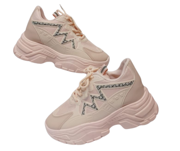 Women's casual sneakers