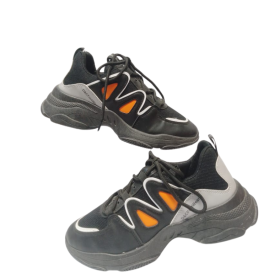 Women's casual sneakers