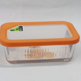 Limon glass food storage container.