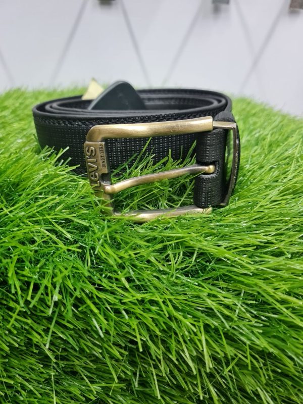 Levi's men's leather belt. 
