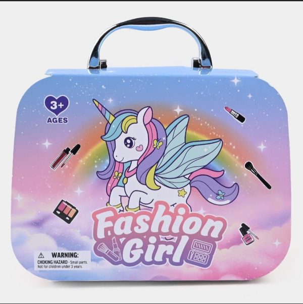 Unicorn-Themed makeup kit