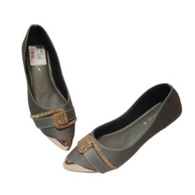 Women's pointed-toe flats