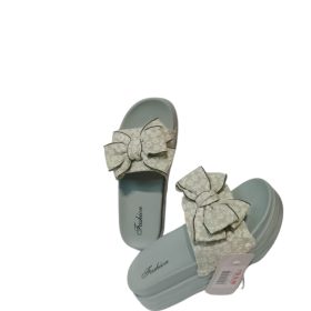 Women's fashion slides